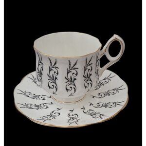 Vtg Taylor & Kent England Elizabethan Gold Trim Fine Bone China Cup & Saucer Set
